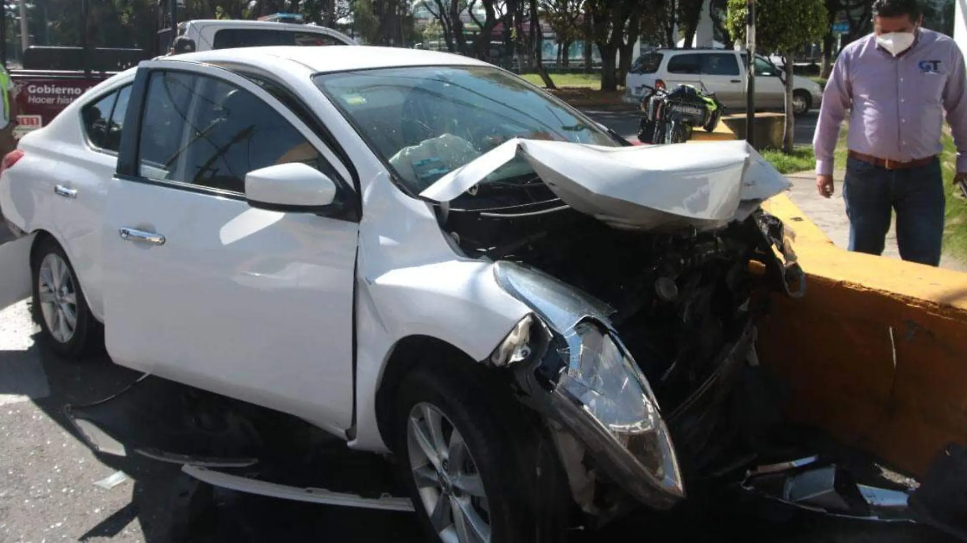 choque de vehiculos en bulevar 5 de mayo 